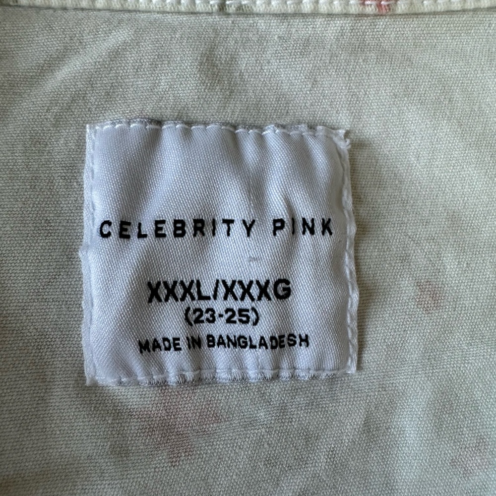 Celebrity Pink plus-sized white denim romper with pink floral print size 3XL - Picture 3 of 9